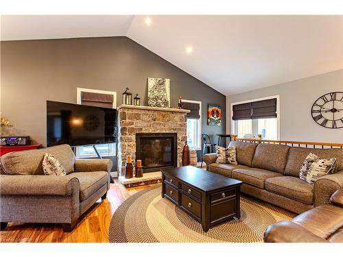 170 Lakewood Avenue, Crystal Beach, ON - Indoor Photo Showing Living Room With Fireplace