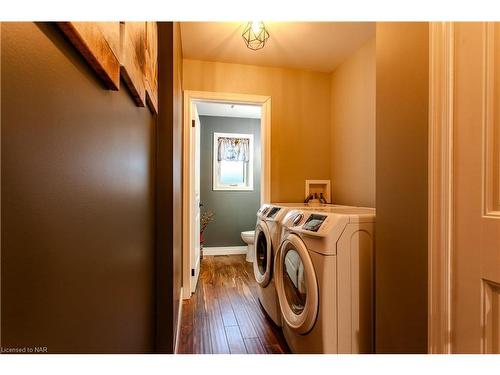 170 Lakewood Avenue, Crystal Beach, ON - Indoor Photo Showing Laundry Room