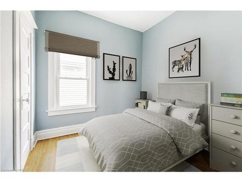 17 Marquis Street, St. Catharines, ON - Indoor Photo Showing Bedroom