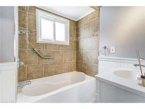 17 Marquis Street, St. Catharines, ON - Indoor Photo Showing Bathroom
