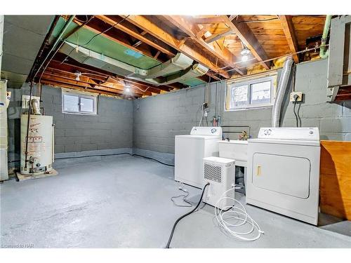 487 Scholfield Avenue N, Welland, ON - Indoor Photo Showing Laundry Room
