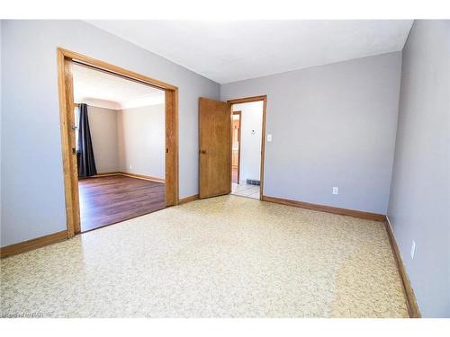 64 White Avenue, Welland, ON - Indoor Photo Showing Other Room