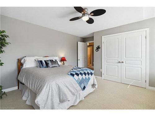 9105 White Oak Avenue, Niagara Falls, ON - Indoor Photo Showing Bedroom