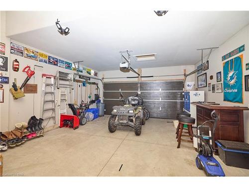 2974 Bethune Avenue, Ridgeway, ON - Indoor Photo Showing Garage