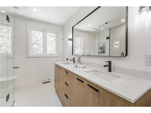 262 Riverview Boulevard, St. Catharines, ON - Indoor Photo Showing Bathroom