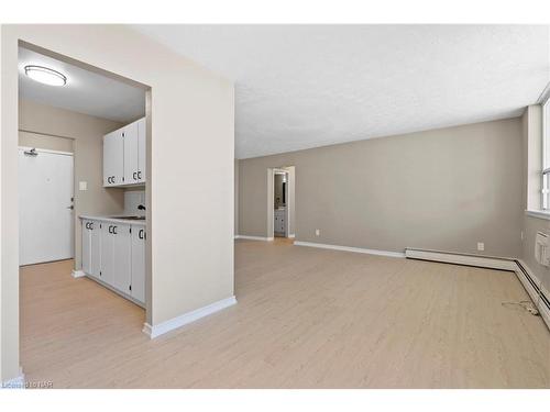 606-359 Geneva Street, St. Catharines, ON - Indoor Photo Showing Other Room