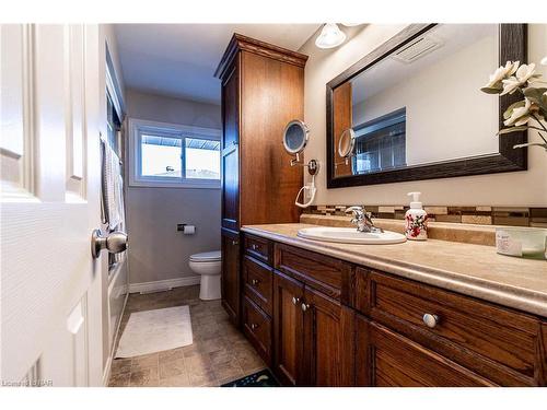 63 Windward Street, St. Catharines, ON - Indoor Photo Showing Bathroom