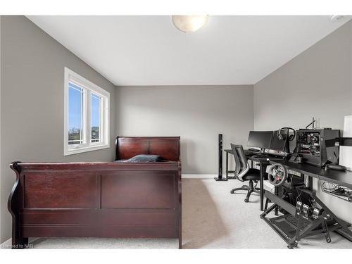 24 Lamb Crescent, Thorold, ON - Indoor Photo Showing Office