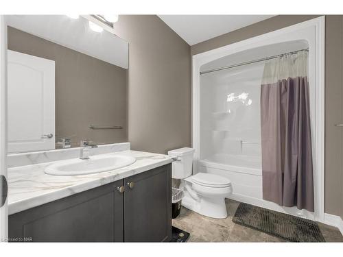 24 Lamb Crescent, Thorold, ON - Indoor Photo Showing Bathroom