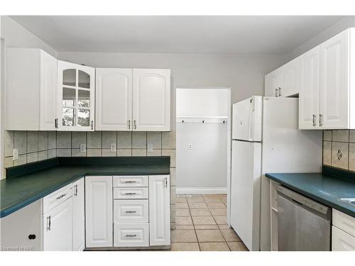 29 Margery Avenue, St. Catharines, ON - Indoor Photo Showing Kitchen