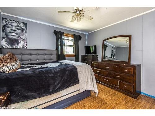 3471 Elm Street, Port Colborne, ON - Indoor Photo Showing Bedroom