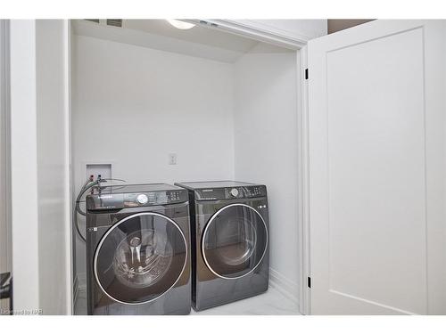 7434 Sherrilee Crescent Crescent, Niagara Falls, ON - Indoor Photo Showing Laundry Room