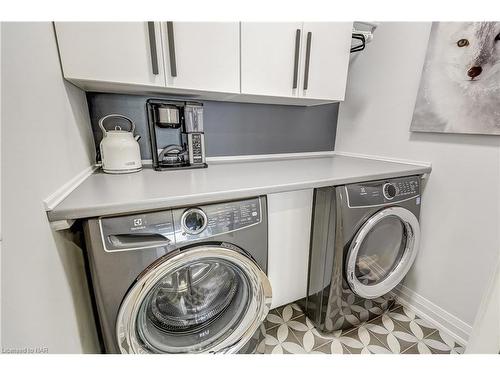 53-8974 Willoughby Drive, Niagara Falls, ON - Indoor Photo Showing Laundry Room