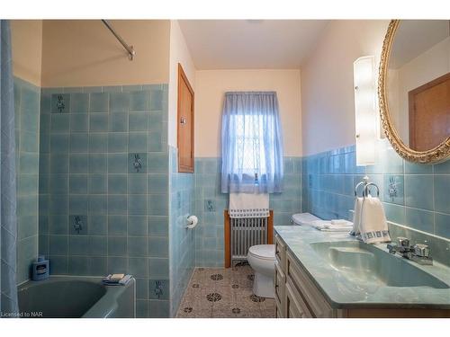 150 Clarke Street, Port Colborne, ON - Indoor Photo Showing Bathroom
