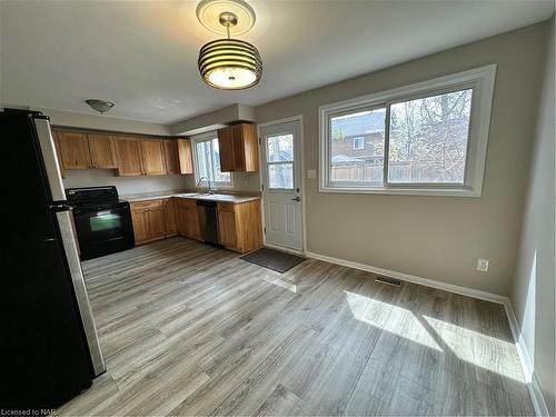 6258 Riall Street, Niagara Falls, ON - Indoor Photo Showing Other Room