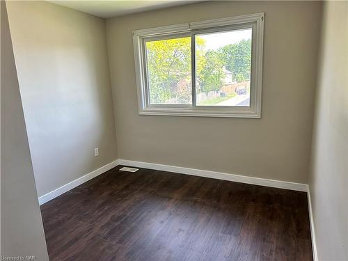 6258 Riall Street, Niagara Falls, ON - Indoor Photo Showing Other Room