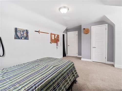 1373 Orchard Avenue, Fort Erie, ON - Indoor Photo Showing Bedroom