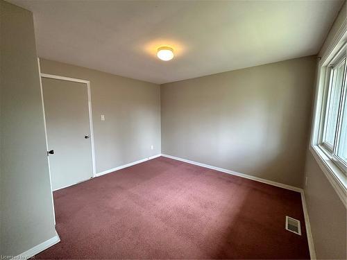 6262 Riall Street, Niagara Falls, ON - Indoor Photo Showing Other Room