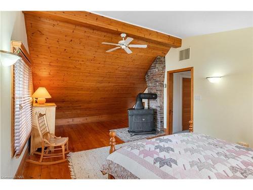 305 Victoria St Street, Niagara-On-The-Lake, ON - Indoor Photo Showing Bedroom