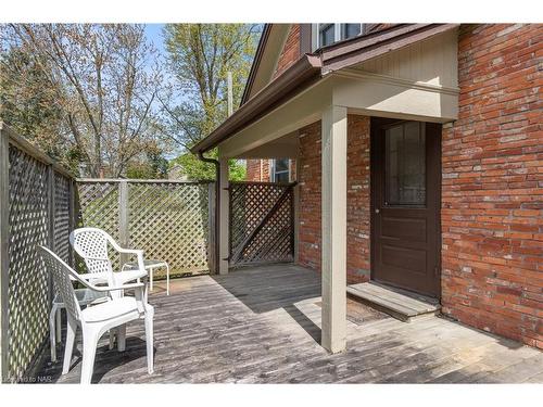 305 Victoria St Street, Niagara-On-The-Lake, ON - Outdoor With Deck Patio Veranda With Exterior