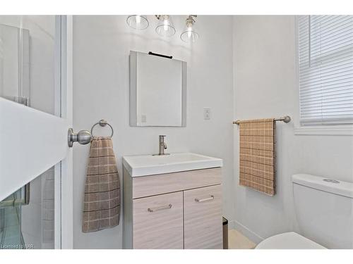 50 Beamer Avenue, St. Catharines, ON - Indoor Photo Showing Bathroom