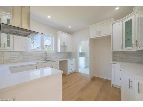 17 Glenbarr Road, St. Catharines, ON - Indoor Photo Showing Kitchen