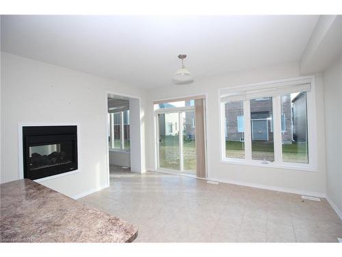 7804 Juneberry Drive, Niagara Falls, ON - Indoor With Fireplace