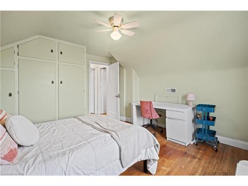 19 Columbia Street, St. Catharines, ON - Indoor Photo Showing Bedroom