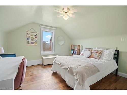 19 Columbia Street, St. Catharines, ON - Indoor Photo Showing Bedroom