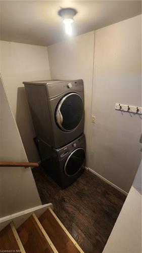 6 Joshua Court, Welland, ON - Indoor Photo Showing Laundry Room