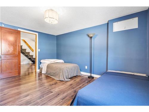 3966 Chippawa Parkway, Niagara Falls, ON - Indoor Photo Showing Bedroom