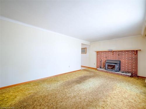 6 Third Avenue, Port Colborne, ON - Indoor Photo Showing Living Room With Fireplace