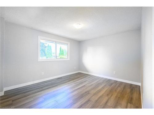 50 Adis Avenue, Hamilton, ON - Indoor Photo Showing Other Room