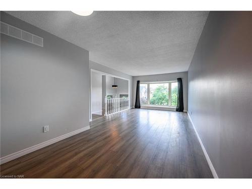 50 Adis Avenue, Hamilton, ON - Indoor Photo Showing Other Room