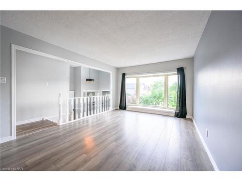 50 Adis Avenue, Hamilton, ON - Indoor Photo Showing Other Room