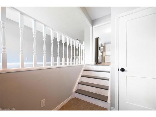 50 Adis Avenue, Hamilton, ON - Indoor Photo Showing Bathroom