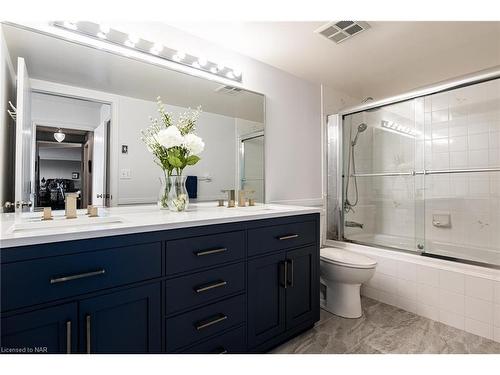 605-3 Towering Heights Boulevard, St. Catharines, ON - Indoor Photo Showing Bathroom