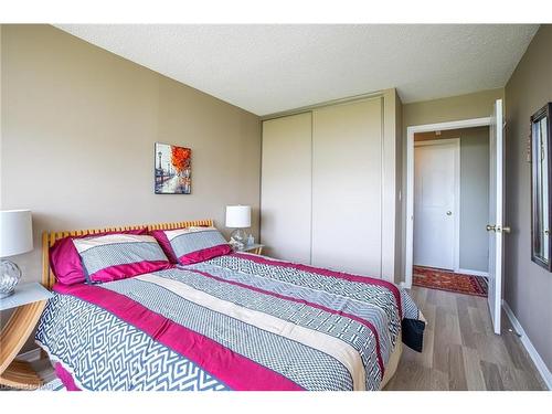 605-3 Towering Heights Boulevard, St. Catharines, ON - Indoor Photo Showing Bedroom