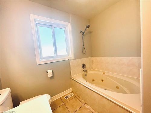 8211 Spring Blossom Drive, Niagara Falls, ON - Indoor Photo Showing Bathroom