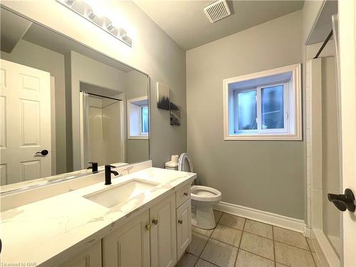 8211 Spring Blossom Drive, Niagara Falls, ON - Indoor Photo Showing Bathroom