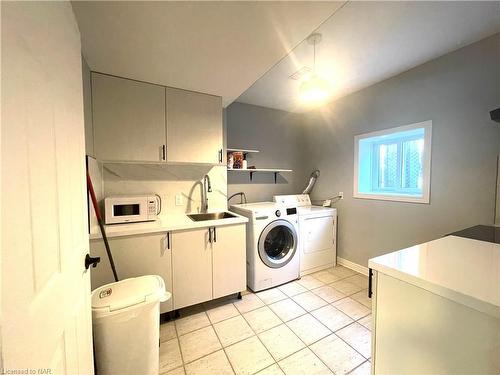 8211 Spring Blossom Drive, Niagara Falls, ON - Indoor Photo Showing Laundry Room