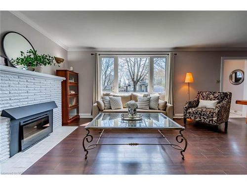 25 College Street, Fonthill, ON - Indoor Photo Showing Living Room With Fireplace