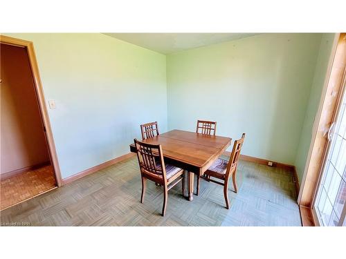 7 Hobson Avenue, Welland, ON - Indoor Photo Showing Dining Room