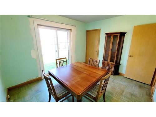 7 Hobson Avenue, Welland, ON - Indoor Photo Showing Dining Room