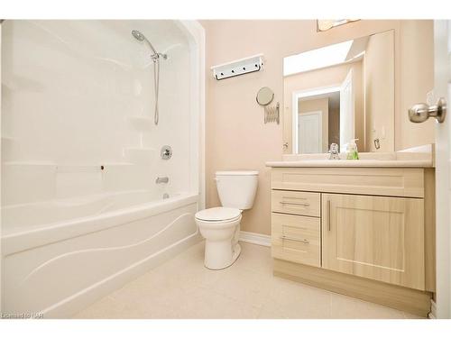 33-6117 Kelsey Crescent, Niagara Falls, ON - Indoor Photo Showing Bathroom