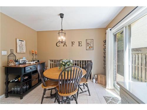 5991 Andrea Drive, Niagara Falls, ON - Indoor Photo Showing Dining Room