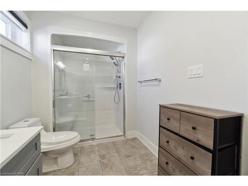 52 Ghent Street, St. Catharines, ON - Indoor Photo Showing Bathroom