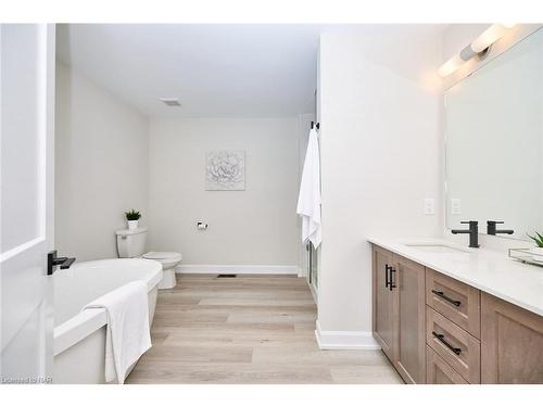 159 Starfire Crescent, Stoney Creek, ON - Indoor Photo Showing Bathroom