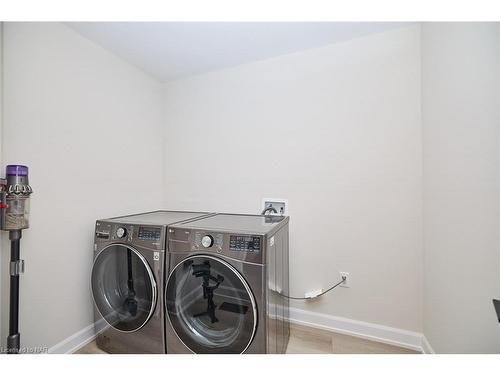 159 Starfire Crescent, Stoney Creek, ON - Indoor Photo Showing Laundry Room