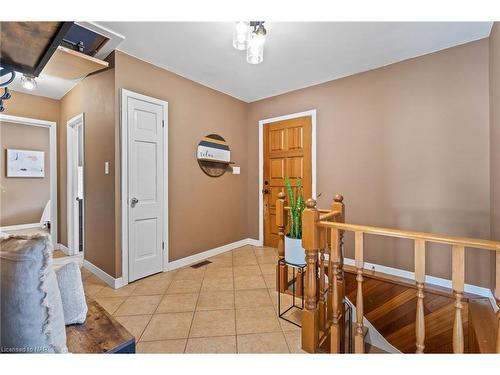 10245 Camelot Drive, Wainfleet, ON - Indoor Photo Showing Other Room